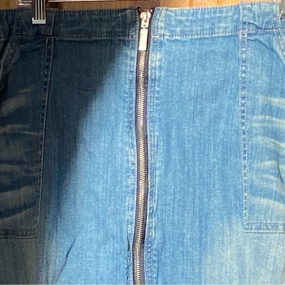 Lane Bryant Zip Front Raw Hem Distressed Denim Jean A-Line Skirt Size 28 - Picture 3 of 16